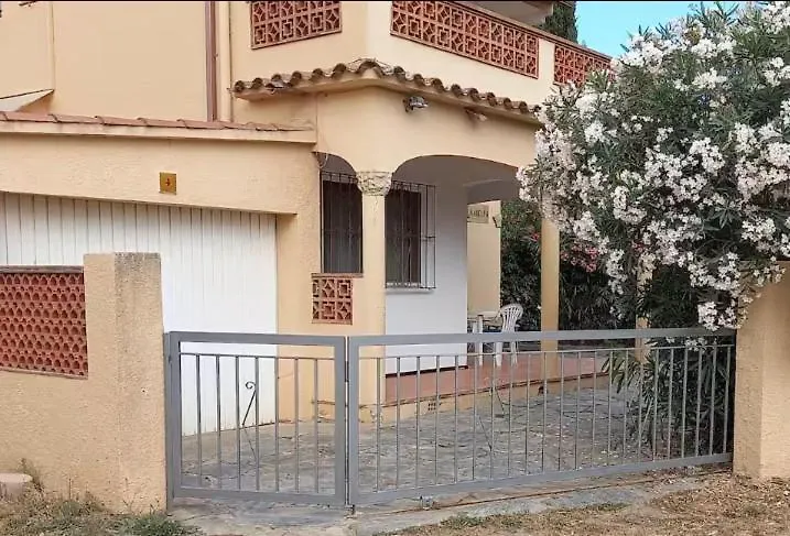 Casita Con Patio Cerca Del Mar Apartment L'Escala